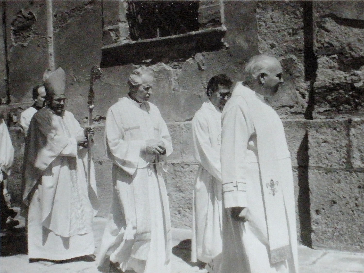 Skoky, pouť cca 1991 (4).jpg